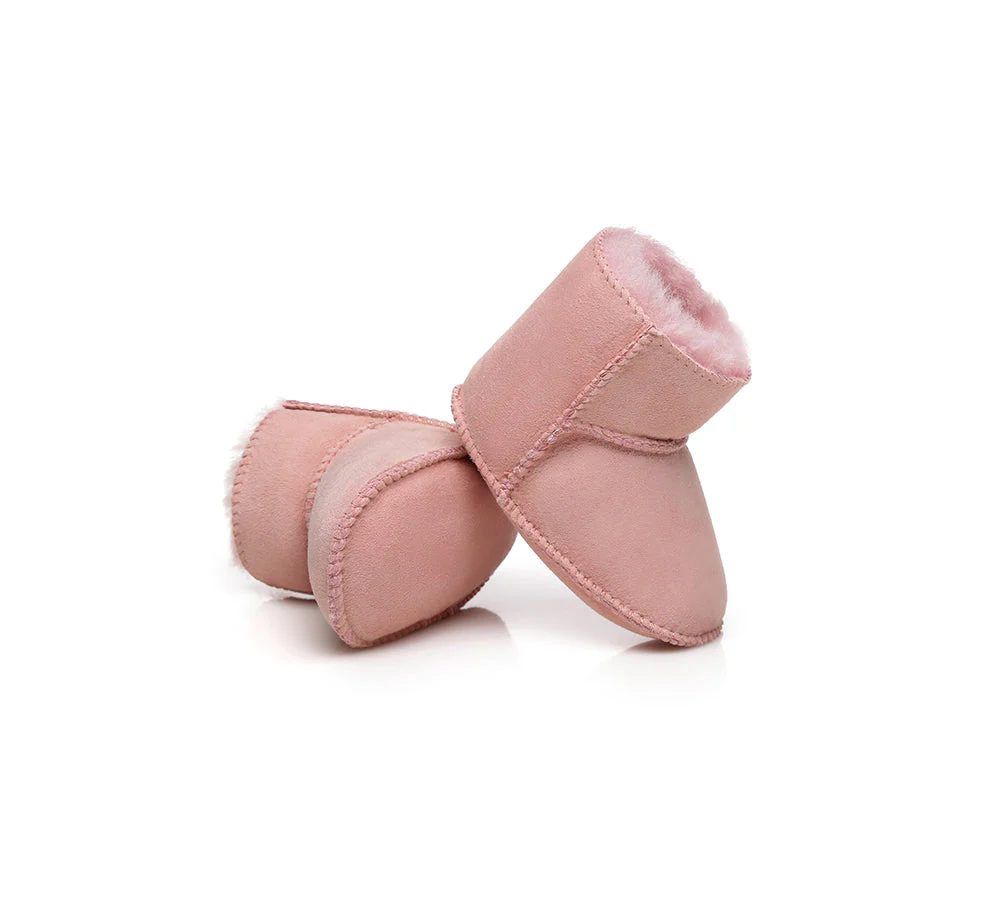 AUSTRALIAN SHEPHERD® UGG Baby Bootie Pom Pom Beanie Gift Pack - Image 13