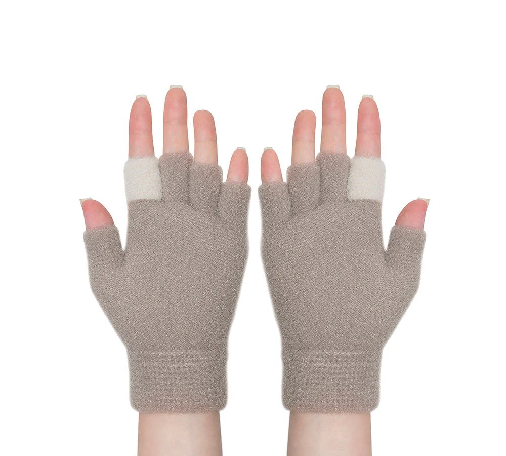 EVERAU® Fingerless Ultra Plush Knit Ewe Gloves - Image 16